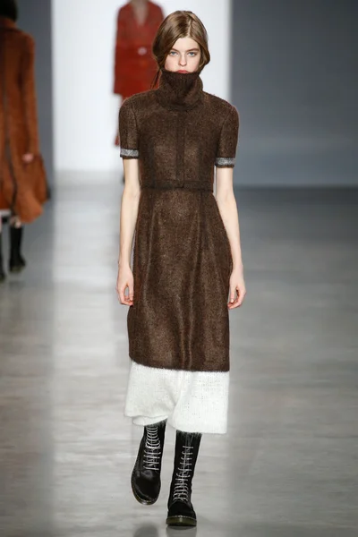 Look 19